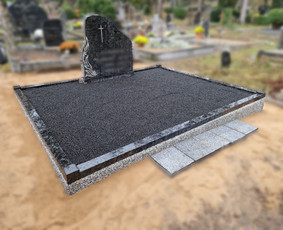 Kapaviečių dengimas plokštėmis, paminklų gamyba, Paminklai, kapų dekoravimas skaldele, granitinių tri nkelių dangos įrengimas ir kiti kapaviečių tvarkymo bei įrengimo darbai www.kapu.lt +37065688083