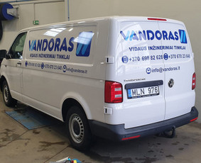 Stiklų klijavimas-tamsinimas plėvele - Plėvelės klijavimas ant automobilių - 1 Plėvelės klijavimas ant automobilių - Stiklų klijavimas-tamsinimas plėvele - 1