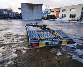 Priekabų nuoma - Tauras dviašio traliuko automobiliui vežti nuoma - 1
