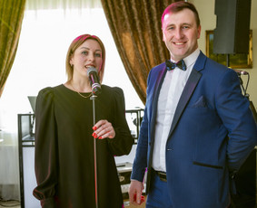 Vedėjo, Atlikėjos bei DJ vakaro komplektas su visa reikalinga garso ir šviesos įranga