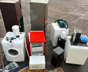 Vežamviską! Išvežam statybines atliekas , senus baldus - Buitinės technikos išvežimas - 3 Buitinės technikos išvežimas - Vežamviską! Išvežam statybines atliekas , senus baldus - 3