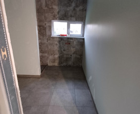 Plyteliu klijavimas - Vidaus apdailos darbai - 4 Vidaus apdailos darbai - Plyteliu klijavimas - 4