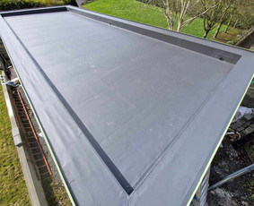 Plokščių Stogų Dengimas Pvc, Epdm ir bitumine Danga / Tvirti stogai / Darbų pavyzdys ID 3207870