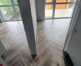 Pvc Vinilinių grindų dangos įrengimas/meistras / MB"Flooorma" / Darbų pavyzdys ID 3211344