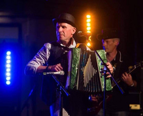 "Laimingu Būti Lengva" - gyvos muzikos grupė / Laimingu būti lengva / Darbų pavyzdys ID 606251