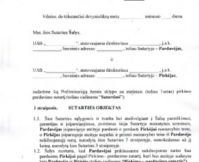 Rengia įvairias sutartis. 
Vertina kliento pateiktus sutarčių projektus, siūlo ir formuluoja jų koregavimo variantus, kad sutartis taptų kuo palankesnė klientui.