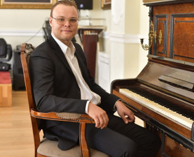 Džiazo pianistas ir grupė / Linas Karaliūnas / Darbų pavyzdys ID 3228379