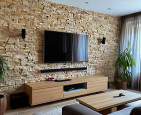 TV sienų apdaila dekoratyviniu akmeniu