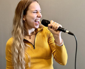 Gosolo studija - dainavimo pamokos/gitaros pamokos - Privačios vokalo pamokos - 1 Privačios vokalo pamokos - Gosolo studija - dainavimo pamokos/gitaros pamokos - 1