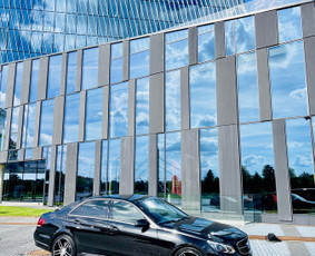 Prabangių automobilių nuoma su asmeniniu vairuotoju / Automobilių nuoma su vairuotoju / Darbų pavyzdys ID 3234731
