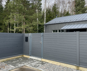 Modernios skardinės tvoros ir metalo lankstiniai Vilniuje - Kiemo vartai, gamyba - 1 Kiemo vartai, gamyba - Modernios skardinės tvoros ir metalo lankstiniai Vilniuje - 1