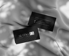 SUITS BY US Dvipusių vizitinių maketavimas.