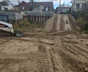 Ekskavatorių savivarčių bobcat paslaugos - Sklypo lyginimas, formavimas - 1 Sklypo lyginimas, formavimas - Ekskavatorių savivarčių bobcat paslaugos - 1