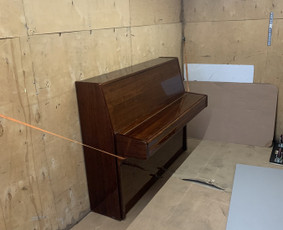 Krovinių pervežimas - perkraustymas, šiukšlių išvežimas - Pianinų gabenimas - 1 Pianinų gabenimas - Krovinių pervežimas - perkraustymas, šiukšlių išvežimas - 1