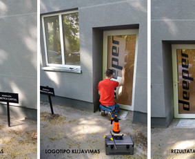 Įmonės logotipas ant įėjimo durų