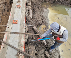 Meistrų paslaugos betonavimas trinkelės - Pagalbiniai darbininkai - 2 Pagalbiniai darbininkai - Meistrų paslaugos betonavimas trinkelės - 2