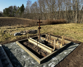 Kapų tvarkymas, Nuolaidos Iki 50% - Kapavietės pamatų betonavimas - 1 Kapavietės pamatų betonavimas - Kapų tvarkymas, Nuolaidos Iki 50% - 1