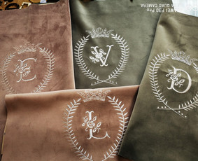 Siuvinėjimo paslaugos -logotipai, antsiuvai, emblemos ir kt. / Mažoji bendrija Siuvimo oazė / Darbų pavyzdys ID 3301473