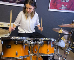 Studio34 - Vokalo, gitaros, pianino ir būgnų pamokos. / Studio 34 / Darbų pavyzdys ID 3304217