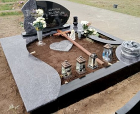 Paminklai, meniški antkapiai, granito plokštės / Kauno Antkapiai / Darbų pavyzdys ID 3305579