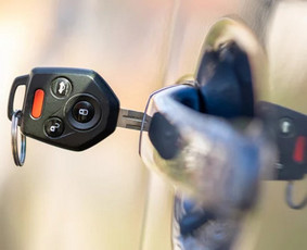 Automobilių avarinis atrakinimas, Automobilių raktų gamyba - Buitinės paslaugos - 1 Buitinės paslaugos - Automobilių avarinis atrakinimas, Automobilių raktų gamyba - 1