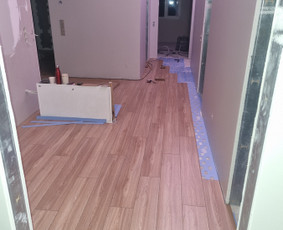 Plyteliu klojimas - Laminato klojimas - 2 Laminato klojimas - Plyteliu klojimas - 2