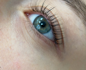 Blakstienų dažymas - Nuotakos makiažas Klaipėda/ makiažas ir šukuosenos Klaipėda - 2