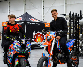 Motoakrobatų stunt pasirodymas Jūsų renginyje - Stun! Riders - Pasirodymai, šou renginiams - 2 Pasirodymai, šou renginiams - Motoakrobatų stunt pasirodymas Jūsų renginyje - Stun! Riders - 2