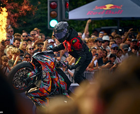 Motoakrobatų stunt pasirodymas Jūsų renginyje - Stun! Riders - Teatralizuoti pasirodymai - 4 Teatralizuoti pasirodymai - Motoakrobatų stunt pasirodymas Jūsų renginyje - Stun! Riders - 4