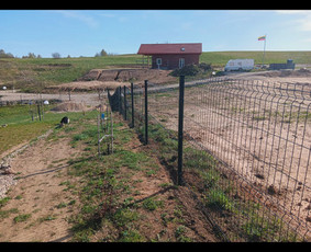 Montuojam segmentines ir metaliniu tvoralenčių tvoras / Arvydas / Darbų pavyzdys ID 3333677