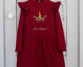 Siuvinėta suknytė mergaitei.
Daugiau rasite čia: https://www.facebook.com/pg/happyangels.lt/shop/?ref=page_internal