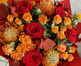 Gėlės Šiauliuose, dekoras iš įvairių gėlių - Puokščių gamyba - 1 Puokščių gamyba - Gėlės Šiauliuose, dekoras iš įvairių gėlių - 1