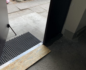 Durų remontas - Ūkvedys . smulkūs buities darbai daiktų remontas priežiura - 3