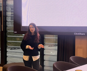 Lektorė, pranėšėja - Dirbtinis intelektas, Ai - Seminarų vedimas - 1 Seminarų vedimas - Lektorė, pranėšėja - Dirbtinis intelektas, Ai - 1