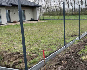 Visų tipų tvoros, vartai ir varteliai - Tvoros pamatai, betonavimas - 1 Tvoros pamatai, betonavimas - Visų tipų tvoros, vartai ir varteliai - 1