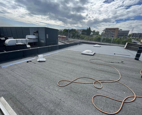 Plokščių Stogų Dengimas Pvc, Epdm ir bitumine Danga / Tvirti stogai / Darbų pavyzdys ID 3354498