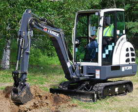 Mini Ekskavatorių nuoma Vilniuje/ Bobcat nuoma Vilniuje - Mini ekskavatoriaus nuoma - 2 Mini ekskavatoriaus nuoma - Mini Ekskavatorių nuoma Vilniuje/ Bobcat nuoma Vilniuje - 2