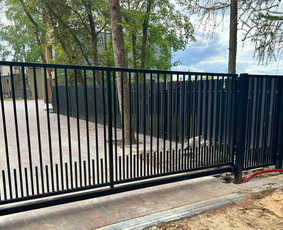 Tvoros, vartai, turėklai, laiptai, metalo gaminiai - Stumdomų vartų gamyba - 1 Stumdomų vartų gamyba - Tvoros, vartai, turėklai, laiptai, metalo gaminiai - 1