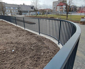 Užsakovui pageidavus, pagaminimo lenktus turėklus.