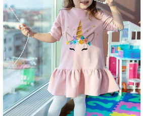 Siuvinėta suknytė mergaitei.
Daugiau rasite čia: https://www.facebook.com/pg/happyangels.lt/shop/?ref=page_internal