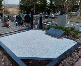 Raidžių kalimas ant paminklų, visi kiti kapaviečių darbai. - Kapo dekoravimas akmenėliais - 3 Kapo dekoravimas akmenėliais - Raidžių kalimas ant paminklų, visi kiti kapaviečių darbai. - 3