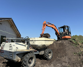 Mini ekskavatoriaus ir savivarčio su greiferiu paslaugos - Sklypo lyginimas, formavimas - 2 Sklypo lyginimas, formavimas - Mini ekskavatoriaus ir savivarčio su greiferiu paslaugos - 2