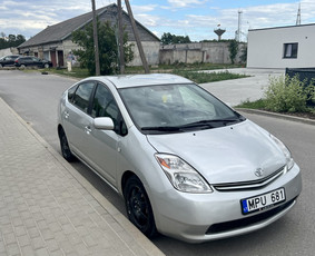 Automobilių nuoma pavežėjimo veiklai - Toyota Prius nuoma - 2 Toyota Prius nuoma - Automobilių nuoma pavežėjimo veiklai - 2
