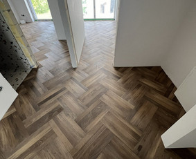 Laminato, Vinilo ir kitų dangų įrengimas. / Grindų meistrai / Darbų pavyzdys ID 3410932