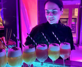 Mobilus baras, kokteilių gaminimo pamoka, taurių piramidė / HELLO BAR / Darbų pavyzdys ID 3421286