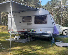 Tvarkingo kompaktiško prikabinamo namelio nuoma - Automobilių nuoma - 1 Automobilių nuoma - Tvarkingo kompaktiško prikabinamo namelio nuoma - 1