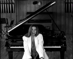 Individualios pianino pamokos/foninės muzikos atlikimas - Renginiai, šventės - 1 Renginiai, šventės - Individualios pianino pamokos/foninės muzikos atlikimas - 1