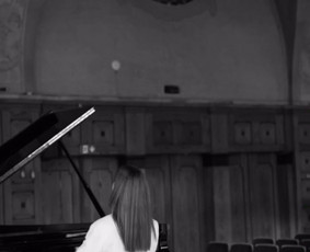 Individualios pianino pamokos/foninės muzikos atlikimas - Renginiai, šventės - 2 Renginiai, šventės - Individualios pianino pamokos/foninės muzikos atlikimas - 2