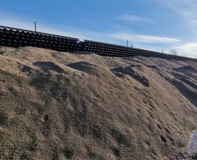 Skalda, smėlis, žvyras, juodžemis - Parduodame žvyrą,malta betoną - 3