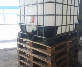 Vandens atvežimas statyboms baseinams šuliniams. / 1000L talpos ibc konteineriai atveža vandenį / Darbų pavyzdys ID 3439822